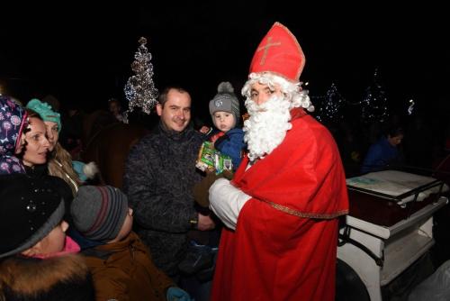 Mikuláš a vianočná výzdoba v obci